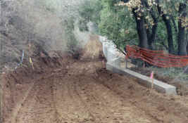 driveway straightaway- downhill retaining wall- from above.jpg (1393567 bytes)