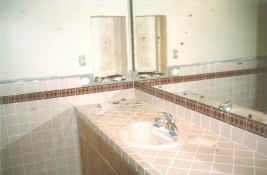 mud room with tile installed.jpg (960538 bytes)